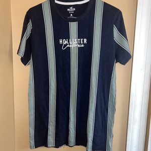 Hollister Men's Graphic (striped) T-Shirt - Size S